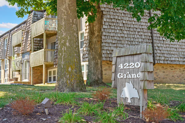 The 4220 Grand Apartments property